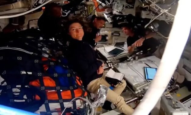 ചാന്ദ്രദൗത്യം പൂര്‍ത്തിയാക്കി; ആര്‍ട്ടെമിസ് 2 ഭൂമിയിലേക്കുള്ള മടക്കയാത്ര ആരംഭിച്ചു