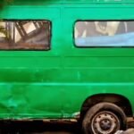 കുളിച്ചിട്ട് 2 വർഷം, മലമൂത്ര വിസ‍ർജ്യങ്ങൾക്കിടയിൽ വാനിനുള്ളിൽ നഗ്നനാക്കി പൂട്ടിയിട്ട നിലയിൽ 9വയസുകാരൻ, കേസ്