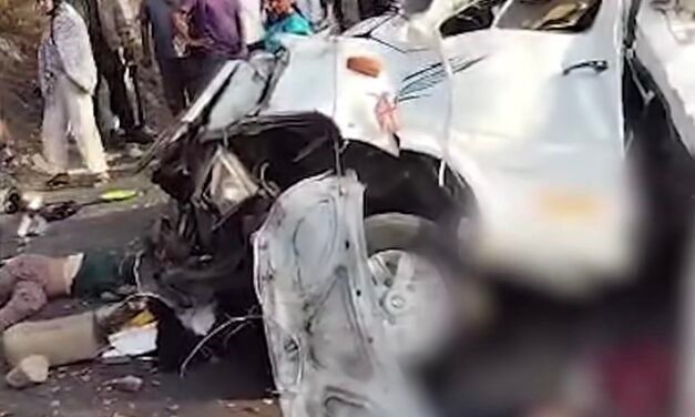 വാൻ പതിച്ചത് 300 അടി താഴ്ചയുള്ള കൊക്കയിലേക്ക്, വാൽപ്പാറ അപകടത്തിൽ മരണം 9 ആയി, 7 സ്ത്രീകളും 2 കുട്ടികളും; നൊമ്പരമായി അധ്യാപകർ പങ്കുവച്ച് ചിത്രങ്ങൾ