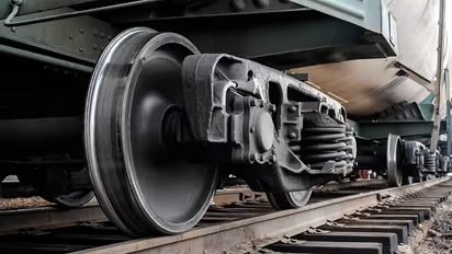 ഓടുന്ന ട്രെയിനില്‍ നിന്ന് മുഖത്തിടിച്ച് പുറത്തേക്ക് തള്ളിയിട്ട് കവര്‍ച്ച, രണ്ടാഴ്ച നീണ്ട അന്വേഷണത്തിൽ പ്രതികൾ പിടിയിൽ