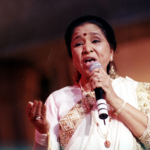 ആശാ ഭോസ്‌ലേയെ ഹൃദയാഘാതത്തെത്തുടർന്ന് ആശുപത്രിയിൽ പ്രവേശിപ്പിച്ചു