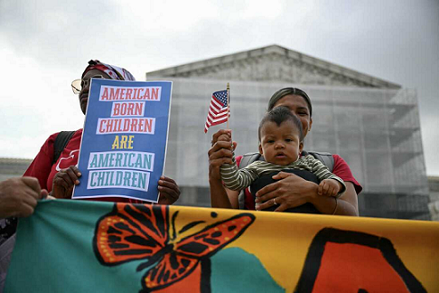 അമേരിക്കയിൽ ജനിക്കുന്ന കുട്ടികൾക്ക് പൗരത്വം നൽകുന്ന രീതി നിർത്തലാക്കാന്‍ ട്രംപ്‌