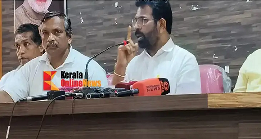 ധർമ്മടത്ത് സിപിഎം തിരഞ്ഞെടുപ്പ് അട്ടിമറിച്ചു; മുഖ്യമന്ത്രിയുടെ ബൂത്തിലും കള്ളവോട്ടെന്ന് കെ രഞ്ചിത്ത്