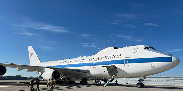 അമേരിക്കയുടെ ‘ഡൂംസ്‌ഡേ’ വിമാനത്തിന്റെ ചിത്രമെടുത്തു; ചൈനീസ് പൗരൻ പിടിയിൽ