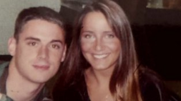 പ്രതിരോധ രഹസ്യങ്ങൾ മാധ്യമപ്രവർത്തകന് ചോർത്തി നൽകി: മുൻ സൈനിക ഉദ്യോഗസ്ഥ അറസ്റ്റിൽ