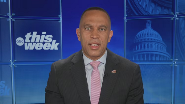 അമേരിക്കന്‍ വ്യോമസേനാംഗത്തെ രക്ഷിച്ചതില്‍ നന്ദി: അലക്ഷ്യവും ചെലവേറിയതുമായ യുദ്ധമെന്ന് ഹകീം ജെഫ്രീസ്