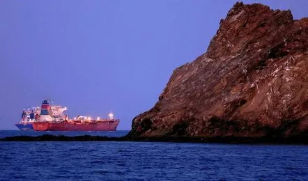 ഹോർമുസ് കടലിടുക്കിൽ കപ്പലുകൾക്ക് ‘സുരക്ഷാ നികുതി’; പുതിയ നിയമനിർമ്മാണവുമായി ഇറാൻ