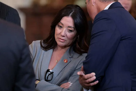 യുഎസ് ലേബർ സെക്രട്ടറി ലോറി ഷാവേസ്-ഡിറെമറെ പുറത്താക്കി