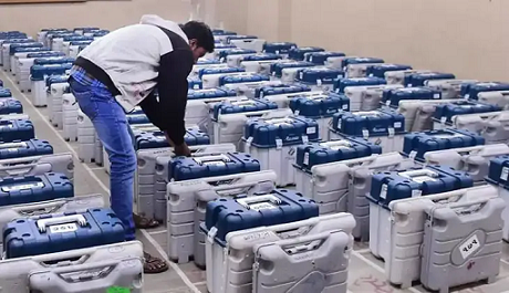 സ്ട്രോങ് റൂമുകളില്‍ സ്ഥാനാർഥികളുടെ പ്രതിനിധികള്‍ക്കും കാവല്‍ നിൽക്കാൻ അനുമതി