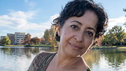 ഇന്ത്യൻ വംശജയായ പ്രമുഖ കോടതി പരിഭാഷക മീനു ബത്ര ഇമിഗ്രേഷൻ കസ്റ്റഡിയിൽ