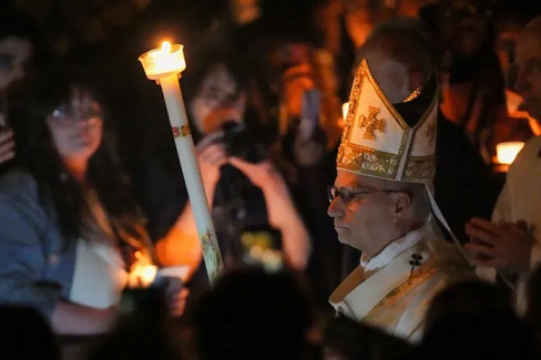 വിദ്വേഷത്തെ സ്നേഹം കൊണ്ട് കീഴടക്കാം: ഈസ്റ്റർ വിജിൽ സന്ദേശത്തിൽ ലെയോ പതിനാലാമൻ പാപ്പ