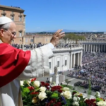 ആയുധങ്ങൾ ഉപേക്ഷിക്കാം, സംഭാഷണത്തിന്റെ പാത സ്വീകരിക്കാം: ‘ഉർബി എത്ത് ഓർബി’ സന്ദേശത്തിൽ മാർപാപ്പ