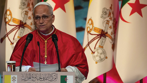 സമാധാനത്തിന്റെ തീർഥാടകനായി പാപ്പ അൾജീരിയയിൽ; ലോകവ്യവസ്ഥയിൽ മാറ്റം വേണമെന്ന് ആഹ്വാനം