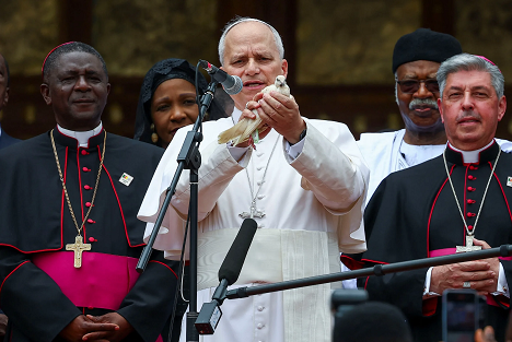 ‘സമാധാനം വെറുമൊരു മുദ്രാവാക്യമാകരുത്’: കാമറൂണിൽ നിന്നും ലെയോ പതിനാലാമൻ മാർപാപ്പ