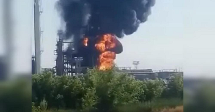 റഷ്യയിൽ വൻ സ്ഫോടനം: എണ്ണ ശുദ്ധീകരണ ശാല ഡ്രോൺ ആക്രമണത്തിൽ കത്തിയമർന്നു; യുക്രെയ്ൻ തിരിച്ചടിയെന്ന് റിപ്പോർട്ട്
