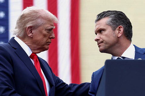 ക്യാബിനറ്റിൽ വൻ അഴിച്ചുപണിക്ക് ഡൊണാൾഡ് ട്രംപ്; പ്രതിരോധ സെക്രട്ടറി തെറിച്ചേക്കും