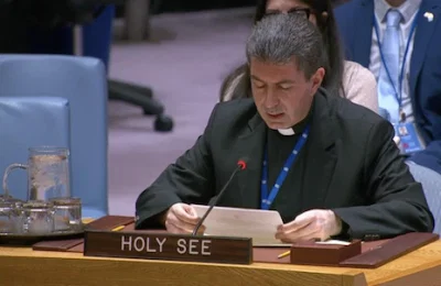 മനുഷ്യ അന്തസ്സിനേക്കാൾ മുൻഗണന ആയുധങ്ങൾക്ക്: ആഗോള സാമ്പത്തിക നയങ്ങൾക്കെതിരെ വത്തിക്കാൻ