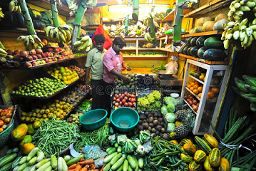 പച്ചക്കറികളിലെ കൊലയാളി നിറങ്ങൾ: കാൻസറിന് കാരണമാകുന്ന രാസവസ്തുക്കൾ ഇതാ