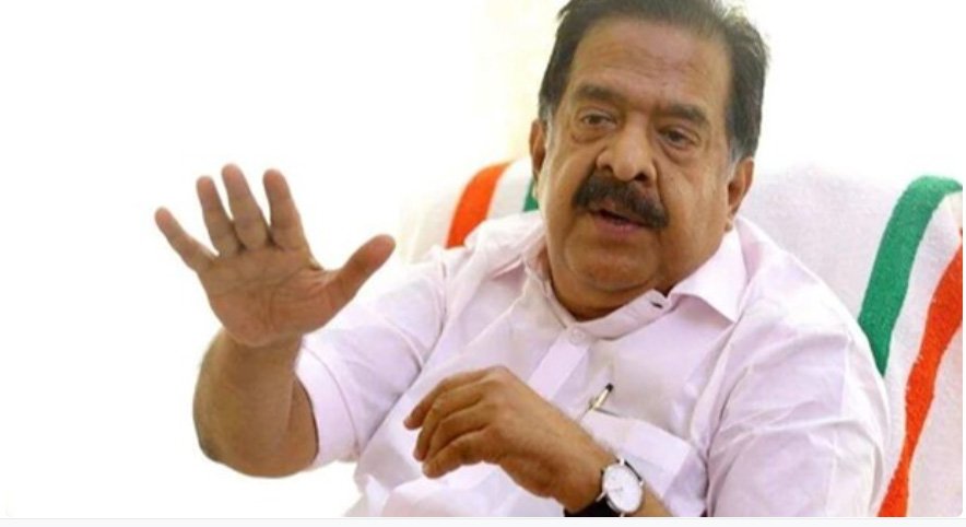 ഡ​ൽ​ഹി​യി​ലെ​ത്തി രാ​ഹു​ലി​നെ​യും ഖാ​ർ​ഗെ​യേ​യും ക​ണ്ടു; താ​ൻ സ​ന്തോ​ഷ​വാ​നെ​ന്ന് ചെ​ന്നി​ത്ത​ല