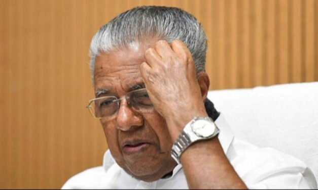 സം​സ്ഥാ​ന​ത്ത് യു​ഡി​എ​ഫ് ത​രം​ഗം; പി​ണ​റാ​യി വി​ജ​യ​ൻ പി​ന്നി​ൽ