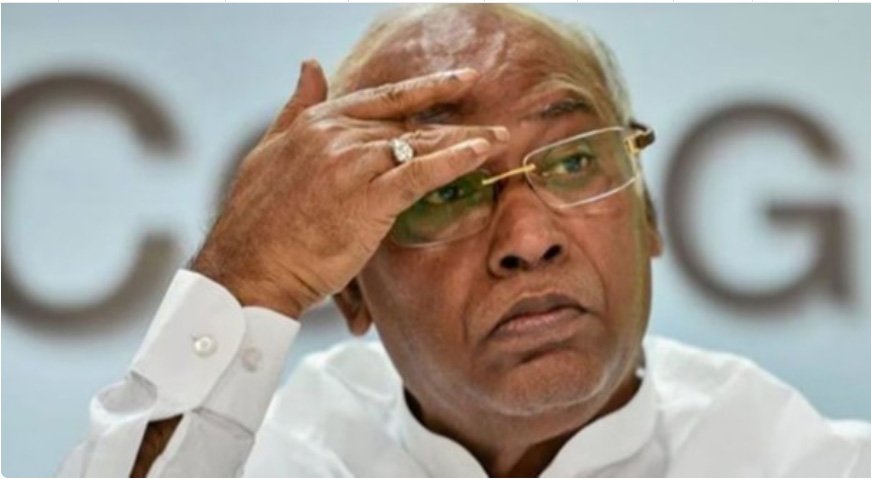 മു​ഖ്യ​മ​ന്ത്രി പ്ര​ഖ്യാ​പ​ന​ത്തി​നാ​യി കാ​ത്തി​രി​ക്ക​ണം; ഖാ​ർ​ഗെ ക​ർ​ണാ​ട​ക​യി​ലേ​ക്ക് മ​ട​ങ്ങി