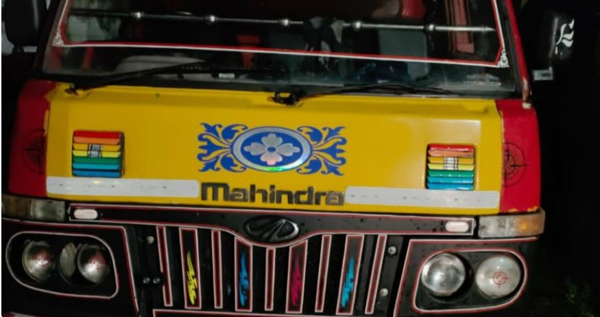 കോ​ഴി​ക്കോ​ട്ട് അ​ന​ധി​കൃ​ത​മാ​യി മ​ണ​ല്‍ ക​ട​ത്തി​യ ലോ​റി പി​ടി​കൂ​ടി