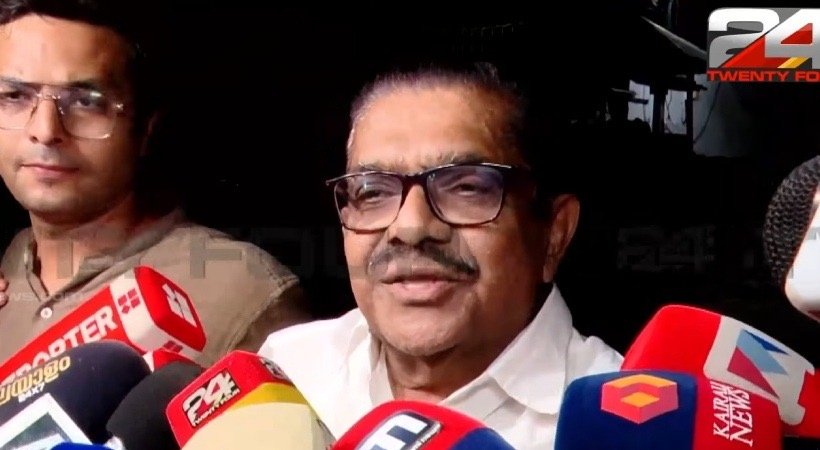 ജനവികാരമുള്‍പ്പടെ പറയാനുള്ളതെല്ലാം രാഹുല്‍ ഗാന്ധിയോട് പറഞ്ഞിട്ടുണ്ട്,തീരുമാനം നേതൃത്വം അറിയിക്കും: വി എം സുധീരന്‍