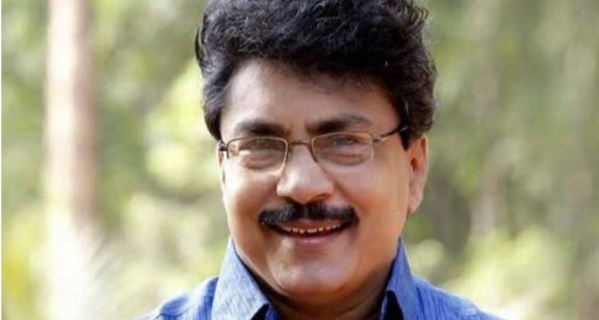 പാ​ല​ക്കാ​ട്ടെ തൃ​ണ​മൂ​ൽ പ്ര​വ​ർ​ത്ത​ക​ർ പി.​കെ. ശ​ശി​യു​ടെ ഡി​എം​എ​ഫി​ൽ ചേ​ർ​ന്നു