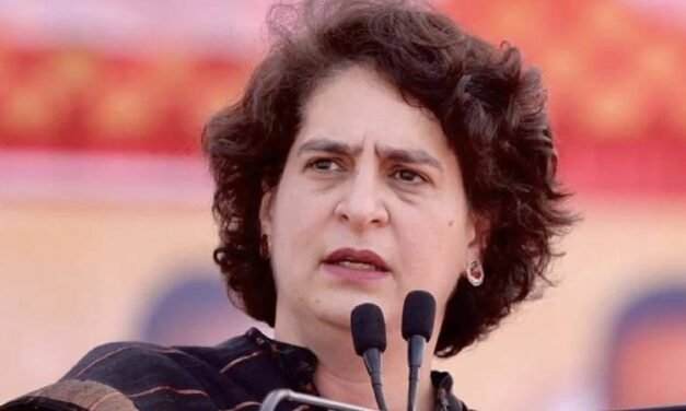BJP ഭരണത്തിന് കീഴിൽ പരീക്ഷകളിൽ നടന്ന വ്യാപകമായ അഴിമതി വാക്കളുടെ ഭാവി കവർന്നെടുക്കുന്നു; പ്രിയങ്ക ഗാന്ധി
