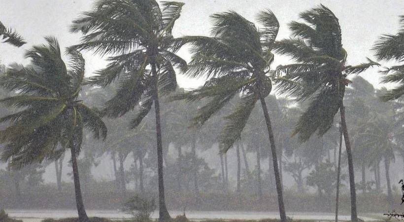 മഴ കനക്കുന്നു, മുന്നയിപ്പ് പുതുക്കി; 10 ജില്ലകളിൽ യെല്ലോ അലേർട്ട് പ്രഖ്യാപിച്ചു; 4 ദിവസം സംസ്ഥാനത്ത് ജാഗ്രത