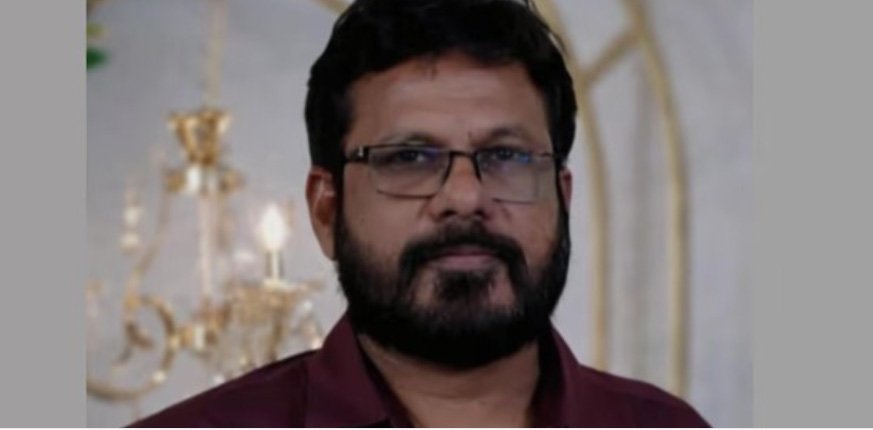 ക​ട​ന്ന​ൽ കു​ത്തേ​റ്റ് അ​ധ്യാ​പ​ക​ൻ മ​രി​ച്ചു