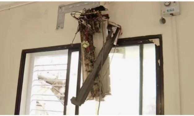 സ്പോ​ർ​ട്സ് കൗ​ൺ​സി​ൽ ആ​സ്ഥാ​ന​ത്ത് എ​സി പൊ​ട്ടി​ത്തെ​റി​ച്ചു; ര​ണ്ട് പേ​ർ​ക്ക് പ​രി​ക്ക്