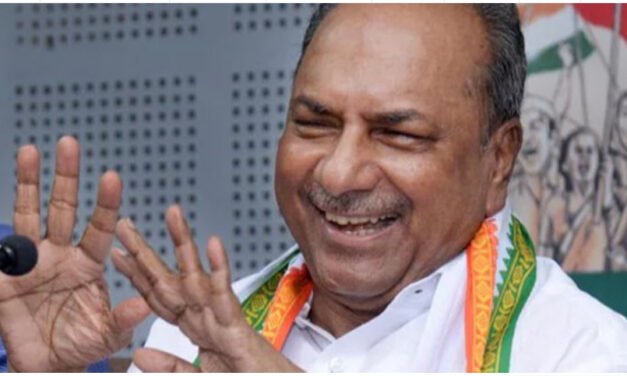 സി​പി​എ​മ്മി​ന്‍റെ തോ​ൽ​വി​യി​ൽ​നി​ന്നും യു​ഡി​എ​ഫും പ​ഠി​ക്ക​ണം: എ.​കെ.​ആ​ന്‍റ​ണി