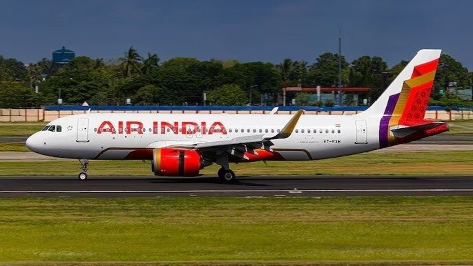 എയർ ഇന്ത്യ വിമാനത്തിൽ തീപിടുത്ത മുന്നറിയിപ്പ്; ഡൽഹി വിമാനത്താവളത്തിൽ പൂർണ്ണ അടിയന്തരാവസ്ഥ പ്രഖ്യാപിച്ചു
