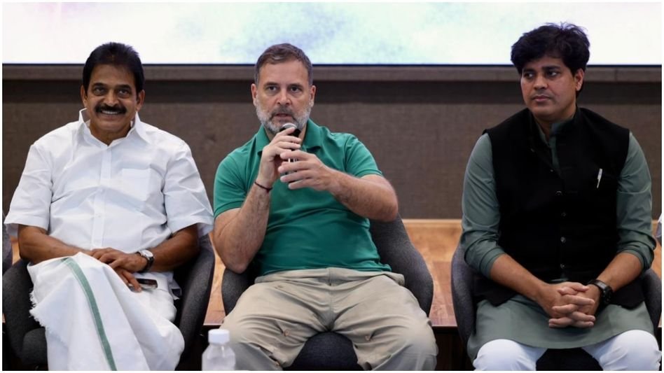 അടുത്ത ഒരു വർഷത്തിനുള്ളിൽ മോദി സർക്കാർ വീഴും’; കോൺഗ്രസ് യോഗത്തിൽ രാഹുൽ ഗാന്ധി