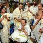 ഗുരുവായൂർ കണ്ണന് മുന്നിൽ വെണ്ണ കൊണ്ട് തുലാഭാരം; പ്രാർഥിച്ച് മടങ്ങി മുഖ്യമന്ത്രി വി ഡി സതീശൻ