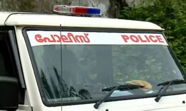 രക്ഷാപ്രവർത്തനത്തിൽ സസ്പെൻഷൻ: മുൻ മുഖ്യമന്ത്രി പിണറായി വിജയൻ്റെ ഗൺമാൻ കെ അനിൽകുമാർ ഉൾപ്പെടെ അഞ്ച് പോലീസ് ഉദ്യോഗസ്ഥർക്കെതിരെ നടപടി