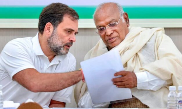 ഡ​ൽ​ഹി​യി​ലേ​യ്ക്ക് ക​ണ്ണും​ന​ട്ട് കേ​ര​ളം; ഖാ​ർ​ഗെ​യും രാ​ഹു​ൽ ഗാ​ന്ധി​യും ത​മ്മി​ലു​ള്ള കൂ​ടി​ക്കാ​ഴ്ച അ​ഞ്ച​ര​യ്ക്ക്
