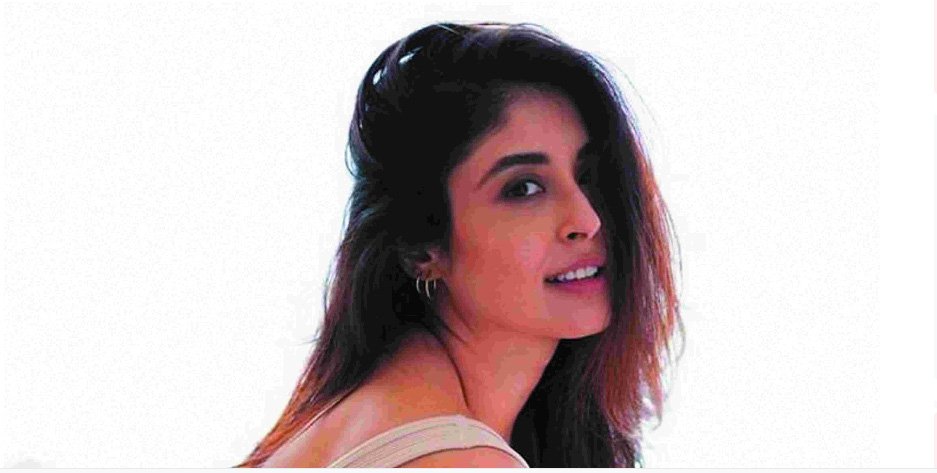കാ​സ്റ്റിം​ഗ് കൗ​ച്ചി​ന്‍റെ ഭാ​ഗ​മാ​യി മോ​ശ​മാ​യ സാ​ഹ​ച​ര്യ​ത്തി​ന് തൊ​ട്ട​രി​കി​ൽ ഞാ​നെ​ത്തി​യി​രു​ന്നു; ര​ക്ഷ​പ്പെ​ട്ട​തി​നെ​ക്കു​റി​ച്ച് കൃ​തി​ക  