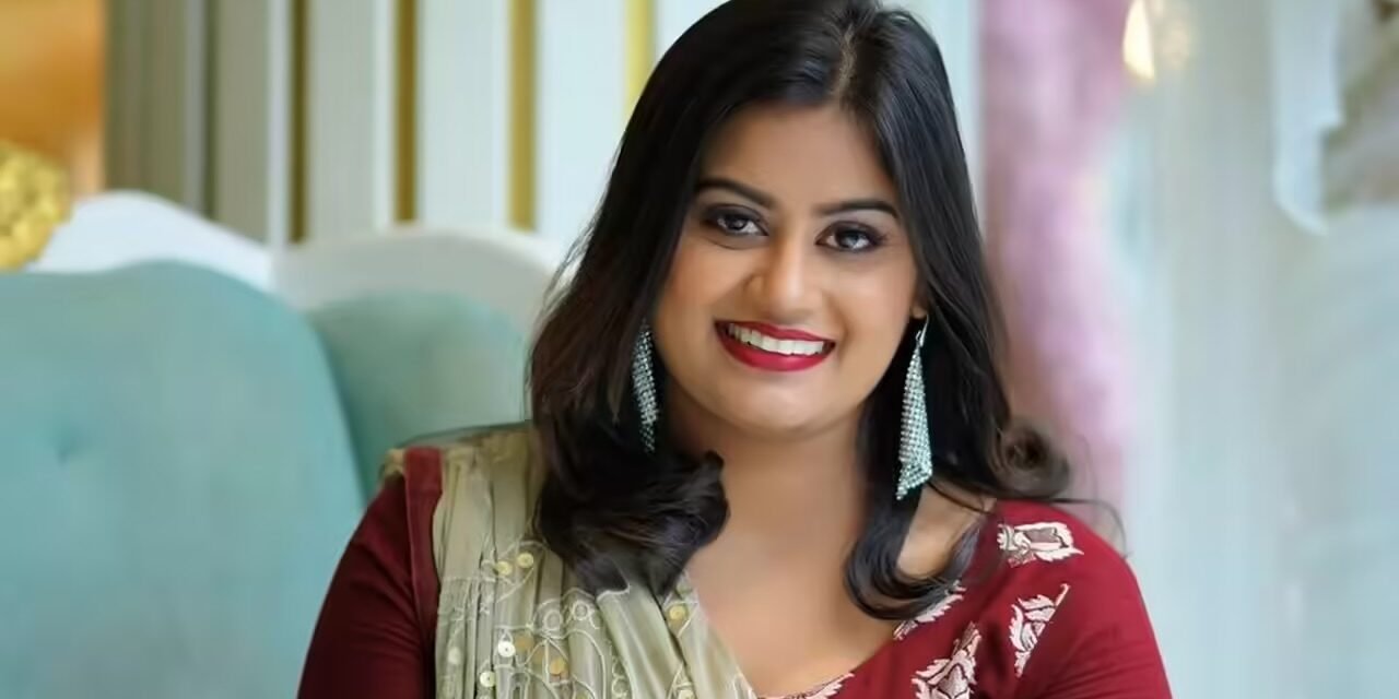 അമ്മയിലെ തൊഴില്‍ പീഡന പരാതി: പരാതി നല്‍കിയ ജീവനക്കാരിയെ പുറത്താക്കിയ നടപടി റദ്ദാക്കിയെന്ന് ശ്വേത മേനോന്‍