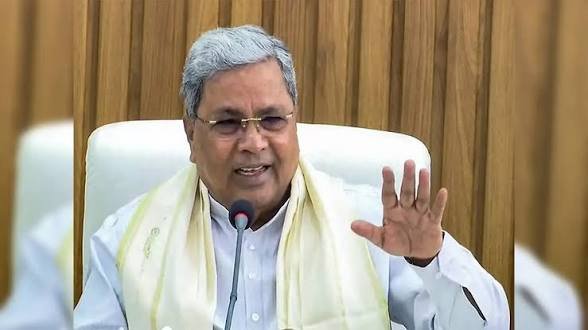 സിദ്ധരാമയ്യയുടെ രാജി സ്വീകരിച്ച് ഗവര്‍ണര്‍; ഡി കെ ശിവകുമാര്‍ മുഖ്യമന്ത്രിയായി തിങ്കളാഴ്ച സത്യപ്രതിജ്ഞ ചെയ്‌തേക്കും