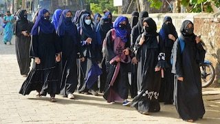 കർണാടകയിൽ വിദ്യാർത്ഥികൾക്ക് ഹിജാബും പൂണൂലും ധരിക്കുന്നതിന് അനുമതി; ബിജെപി സർക്കാരിന്റെ 2022ലെ ഉത്തരവ് പിൻവലിച്ചു