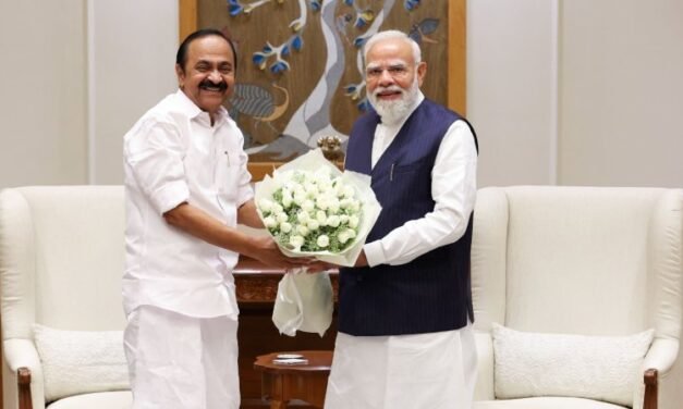 പ്രധാനമന്ത്രി മോദിയെ കണ്ട് മുഖ്യമന്ത്രി വി ഡി സതീശന്‍; റെയില്‍വേ, എയിംസ്, ദേശീയപാത തുടങ്ങിയ കാര്യങ്ങളില്‍ ചര്‍ച്ച