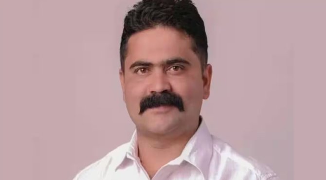ദളിത് യുവതിയെ പീഡിപ്പിച്ചെന്ന കേസ്: പാലക്കാട് കൗണ്‍സിലര്‍ പ്രശോഭ് വത്സന് മുന്‍കൂര്‍ ജാമ്യമില്ല
