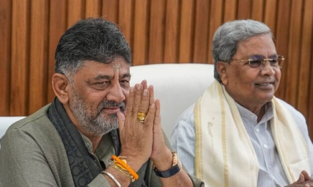 കര്‍ണാടകയെ ഇനി ഡി കെ ശിവകുമാര്‍ നയിക്കും; മുഖ്യമന്ത്രി സ്ഥാനത്ത് നിന്ന് രാജി പ്രഖ്യാപിച്ച് സിദ്ധരാമയ്യ