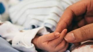 വലിച്ചെറിഞ്ഞ കുഞ്ഞുണ്ടായത് ഇതര സംസ്ഥാനക്കാരനായ കാമുകനിൽ നിന്ന്; കുഞ്ഞിനെ വേണ്ടെന്ന് അമ്മ