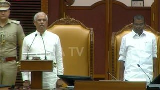 ചരിത്രത്തിലാദ്യമായി ‘വന്ദേമാതരം’; പൂർണമായി ആലപിച്ചില്ല; സഭാസമ്മേളനത്തിന് തുടക്കം