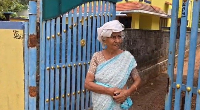 വർക്കലയിൽ വയോധികയെ വീട്ടിൽ നിന്ന് പുറത്താക്കി മകൾ; കേസെടുത്ത് പൊലീസ്