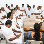 എഐഎഡിഎംകെയിൽ 25 പ്രമുഖ നേതാക്കളെ പാർട്ടിയിൽനിന്ന് പുറത്താക്കി