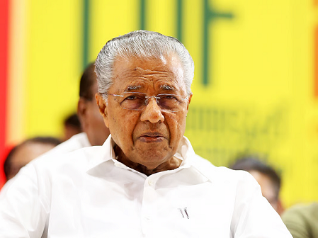 ‘ഈ ജനവിധി അവസാനമല്ല, ജനങ്ങളുടെ വിശ്വാസം വീണ്ടെടുത്ത് ശക്തമായി തിരിച്ച് വരും’: പിണറായി വിജയൻ